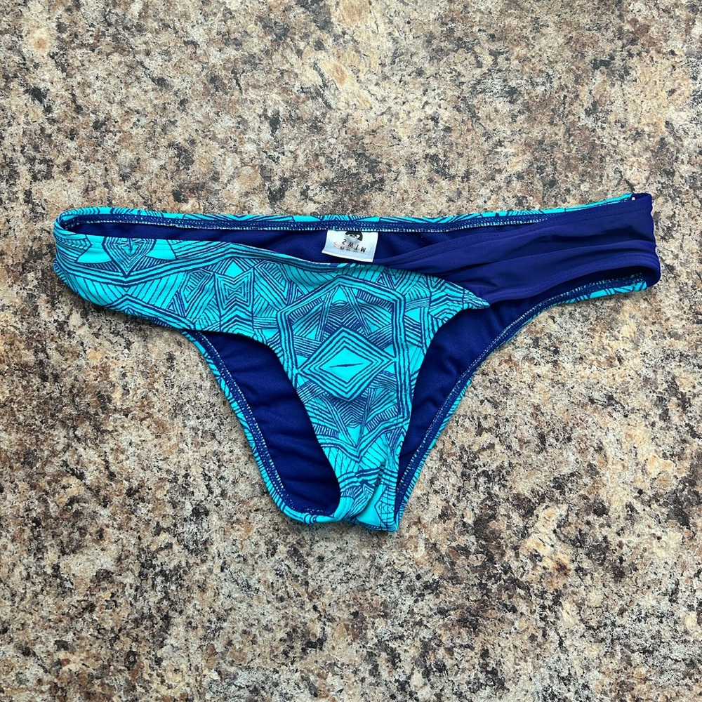Roxy Bikini Bottoms, Low Rise, Size S/M NWOT